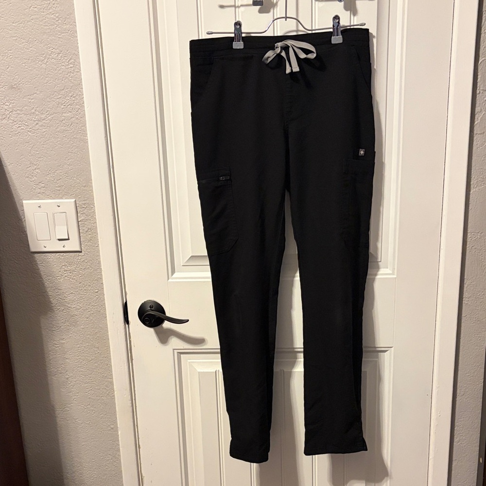 Figs yola skinny scrub pant black size small